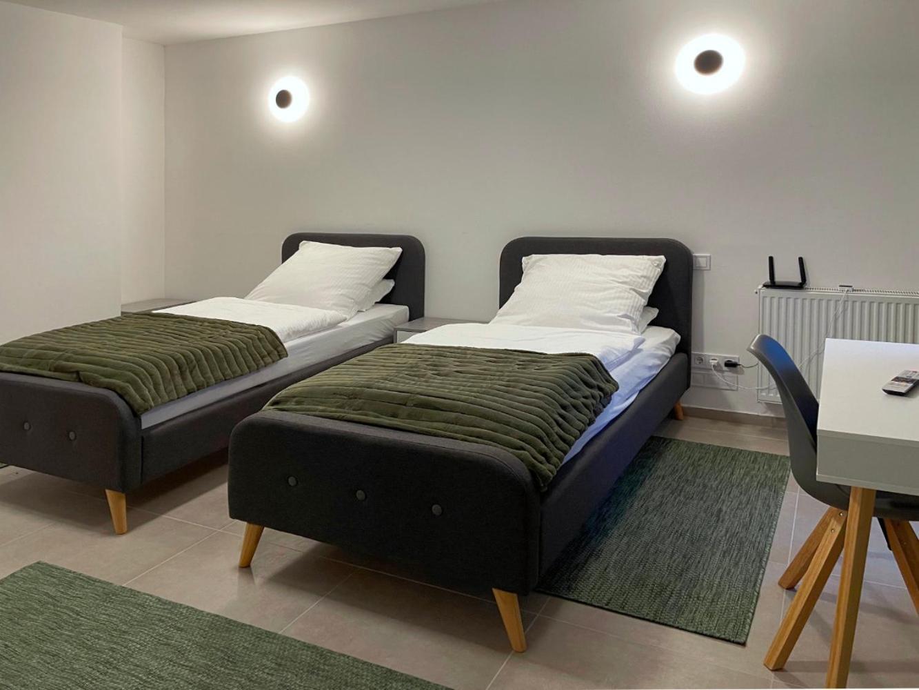 Board Inn - Haus Regensburg Ngoại thất bức ảnh