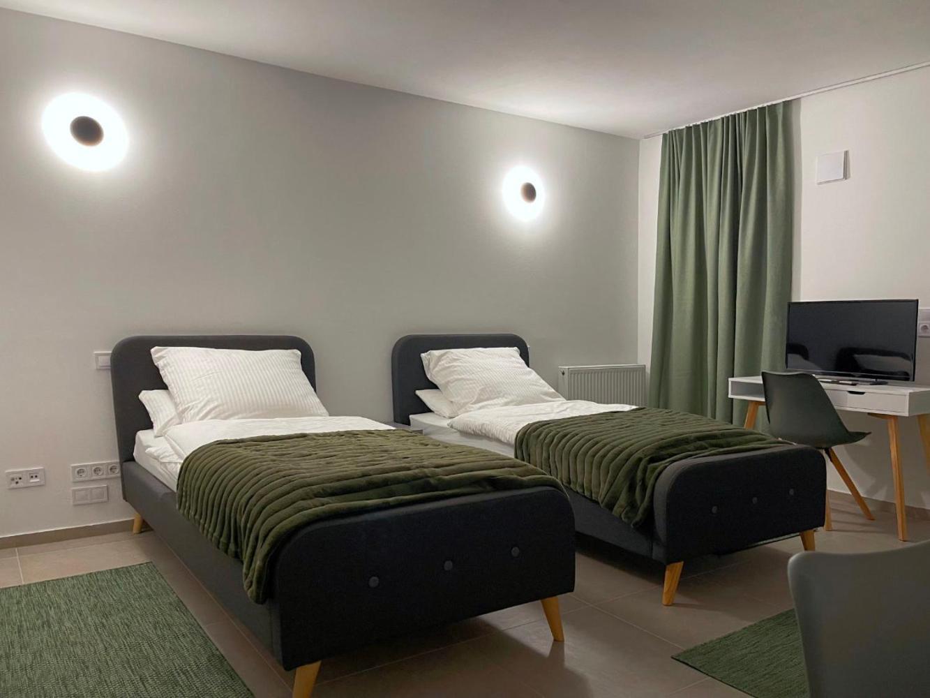 Board Inn - Haus Regensburg Ngoại thất bức ảnh
