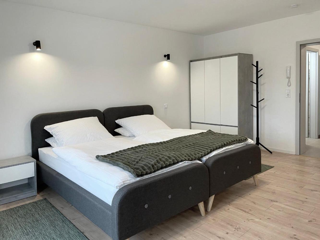 Board Inn - Haus Regensburg Ngoại thất bức ảnh