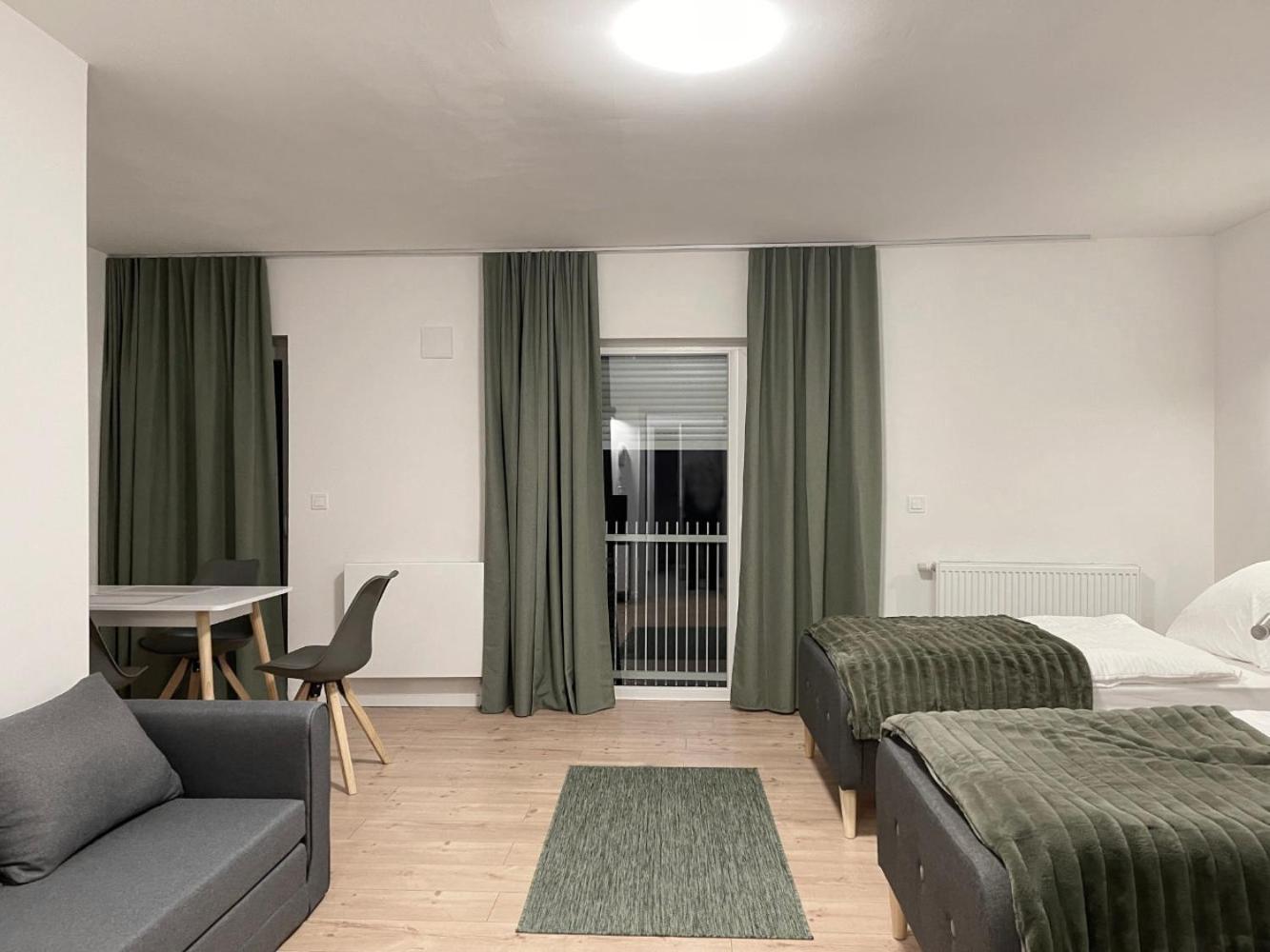 Board Inn - Haus Regensburg Ngoại thất bức ảnh